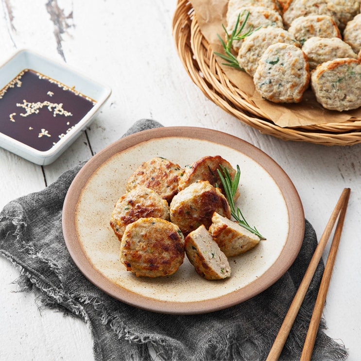 선택고민 해결 셰프초이스 케이프라이드 육즙가득 동그랑땡, 1kg, 1개(로켓배송) 좋아요 선택고민 해결 셰프초이스 케이프라이드 육즙가득 동그랑땡, 1kg, 1개(로켓배송) 좋아요