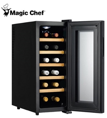 매직쉐프 와인 냉장고로 넉넉하게 12병 보관할 수 있어 가정용으로 좋은 사이즈이네요.