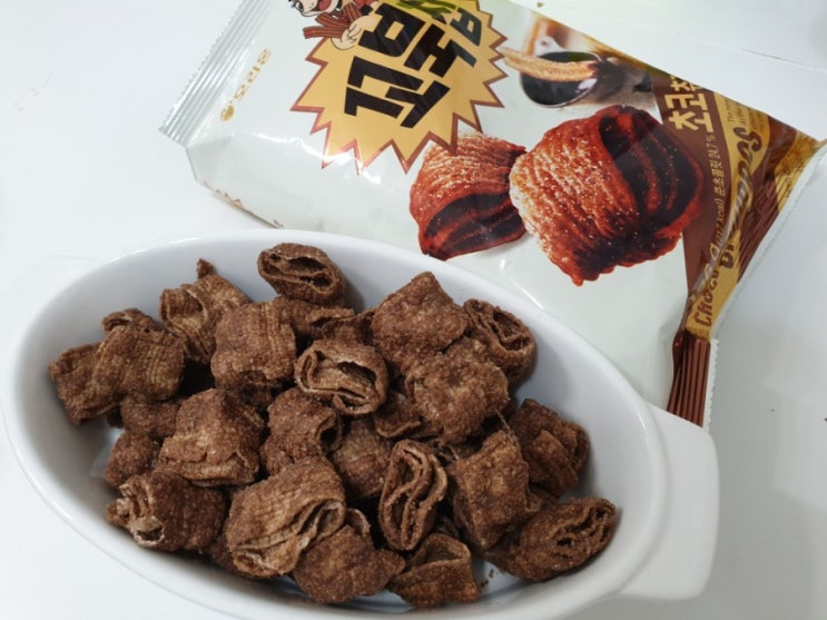 내돈내산 오리온 꼬북칩과 농심 옥수수깡 뭐가 더 맛있을까? 새로 나온 과자 맛보기 내돈내산 오리온 꼬북칩과 농심 옥수수깡 뭐가 더 맛있을까? 새로 나온 과자 맛보기