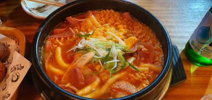  오늘은 동성로 할맥에와서 뿌시고 왔져오~