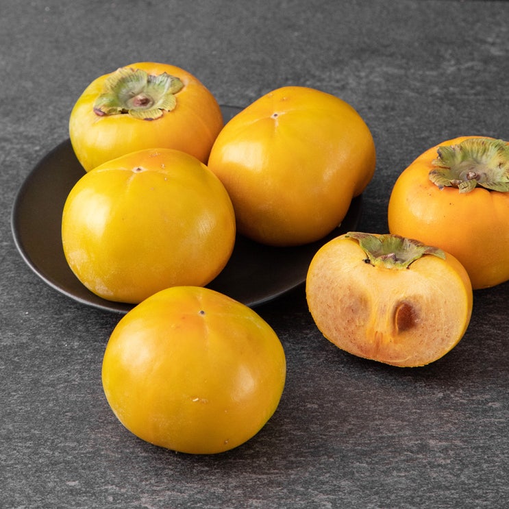 잘나가는 점보 단감, 1.5kg(5~7입), 1박스(로켓배송) 좋아요 잘나가는 점보 단감, 1.5kg(5~7입), 1박스(로켓배송) 좋아요