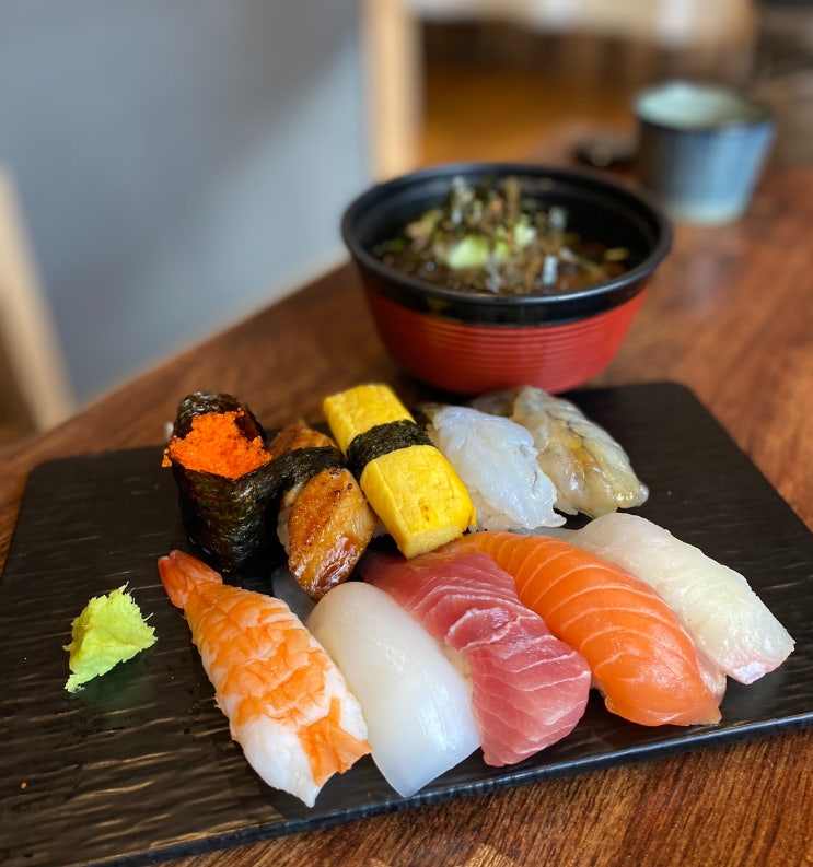  깔끔하고 정갈한 초밥을 먹을 수 있는, 청라5단지 맛집 '경방식당'
