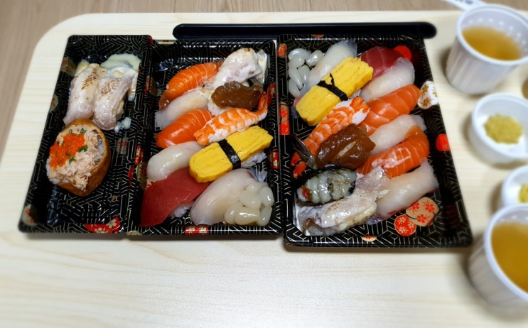  철산 김태완스시에서 초밥 배달 시켜 먹었어요~