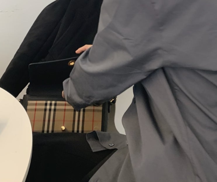  BURBERRY 가죽 빈티지 체크 크로스 백