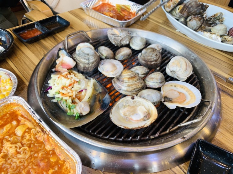  [오이도 조개구이] ‘빨간 등대’ 근처 정동진으로 조개구이 흡입하러 다녀왔다! (feat. 엄돈엄산)