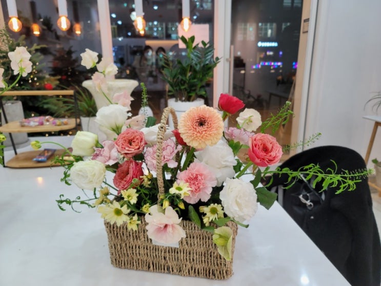 청라꽃집 우아한꽃 플라워원데이클래스 후기/ 엄마랑데이트/ 꽃바구니만들기 청라꽃집 우아한꽃 플라워원데이클래스 후기/ 엄마랑데이트/ 꽃바구니만들기