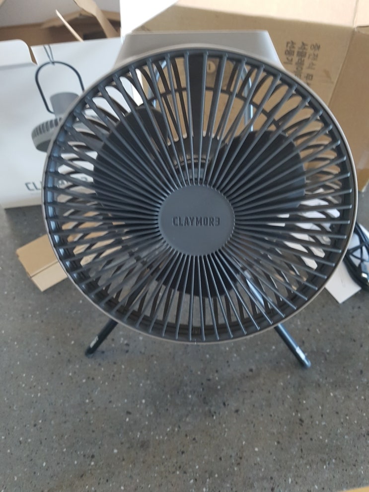  캠핑용 전용 서큘레이터 내부 공기도 순환시키고 연기도 빼고 캠핑 필수품 크레모아서큘레이터V600