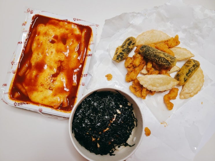  신전떡볶이 메뉴 중간맛, 닭껍질튀김 배달 후기