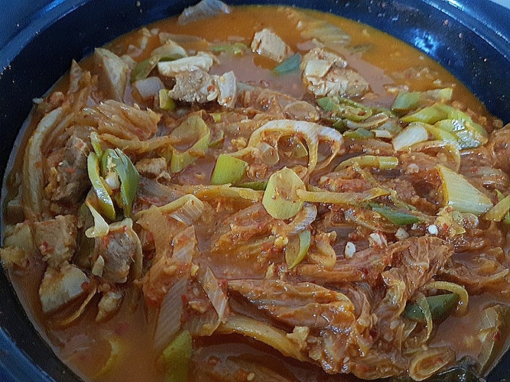  자꾸 생각나는 김치찜/앞다리살도 좋고 등갈비살도 좋고