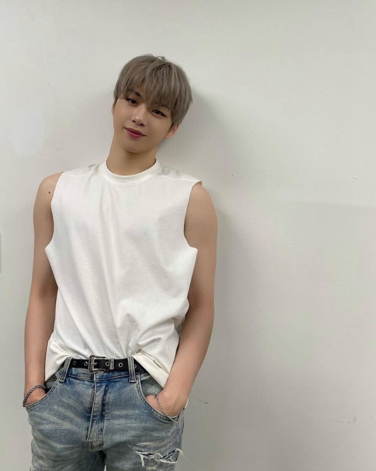 강다니엘 인스타 민소매 업로드 강다니엘 인스타 민소매 업로드