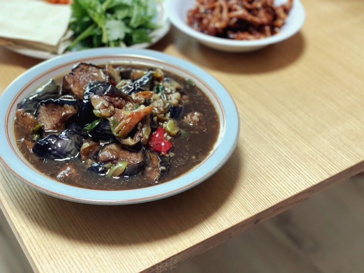 집콕. 집술. 미양양꼬치. feat. 경장육사, 홍소가지. 집콕. 집술. 미양양꼬치. feat. 경장육사, 홍소가지.