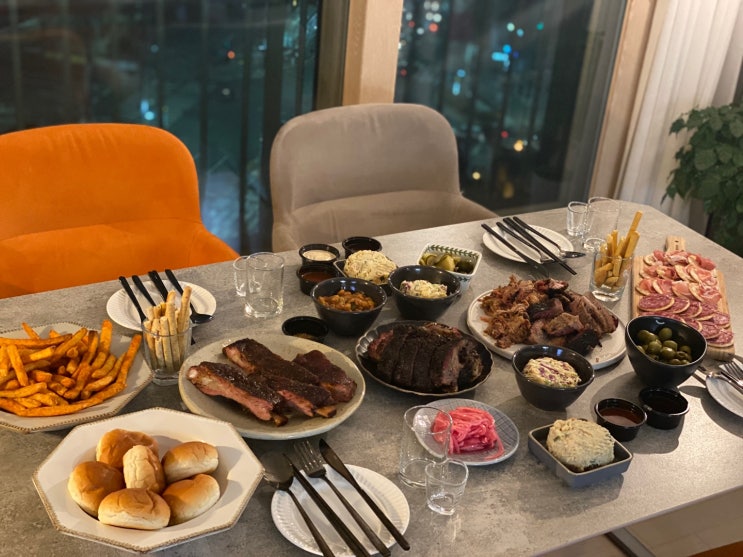  홈파티음식 바베큐맛집 "센트그릴" 강추 & 고양이 3마리 키우는 친구네 & 집들이 선물 추천