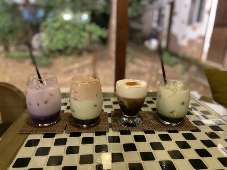  군산 카페 수목원 카페, 시그널 촬영지, 아인슈페너와 고구마라떼