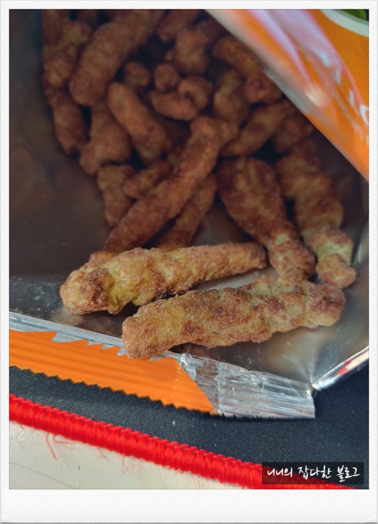  치토스 초코츄러스맛 (꼬북칩 초코츄러스랑 비교하자면...)