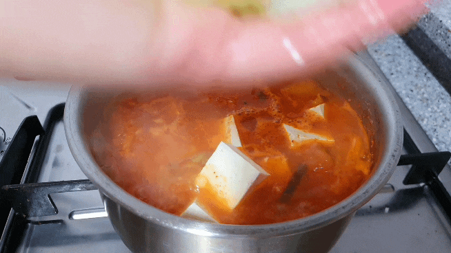  초간단 돼지고기 김치찌개 만들기