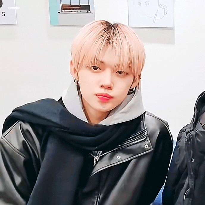 투바투 연준 브이앱 레전드.gif 투바투 연준 브이앱 레전드.gif