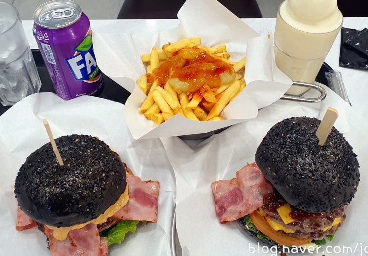  건대 수제버거 퀸즈블랙 건대점 육즙가득 패티 자양동 맛집
