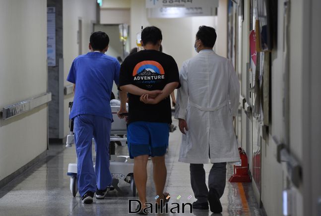 "보험가입 전 질병 입원비 보상해야"…금감원, 간편심사보험 손질 "보험가입 전 질병 입원비 보상해야"…금감원, 간편심사보험 손질
