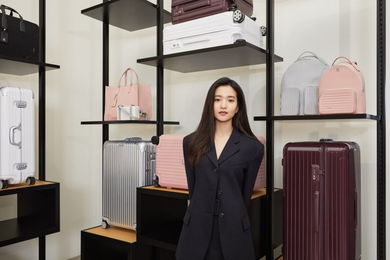김태리 리모와(RIMOWA) 가방 패션 :: 오리지널 캐리어 & 여자 남자 여행 백팩 추천 ✨