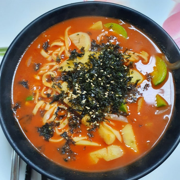  빈스마켓 소스로 매운떡볶이, 장칼국수 만들기