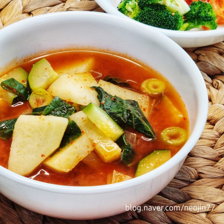Jinny's집밥레시피 감자고추장찌개 만드는 법 찌개 간 좀 봐 어때? Jinny's집밥레시피 감자고추장찌개 만드는 법 찌개 간 좀 봐 어때?