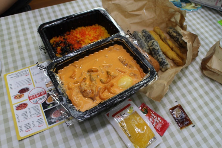 배떡 일산점 新로제떡볶이(매콤,누들밀떡,분모자추가), 핫도그튀김, 김말이, 오징어튀김, 날치알밥 후기