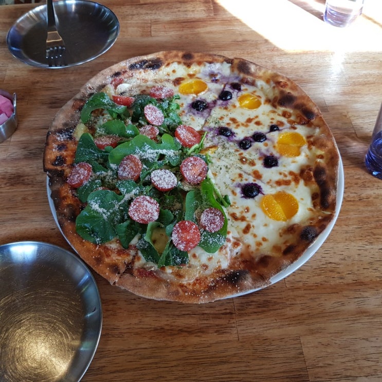 화덕에 구운 반반피자 제주 안덕 맛집 바람이풀에그림그린날