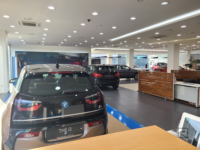  BMW 코오롱모터스 강남전시장 청년비엠의 2월 출고 가능 재고