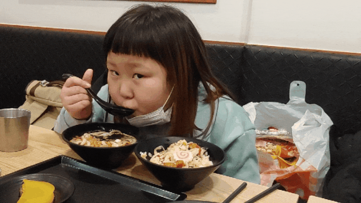  내돈내먹 연신내 역전우동0410 우리딸들 호로록 냠냠!