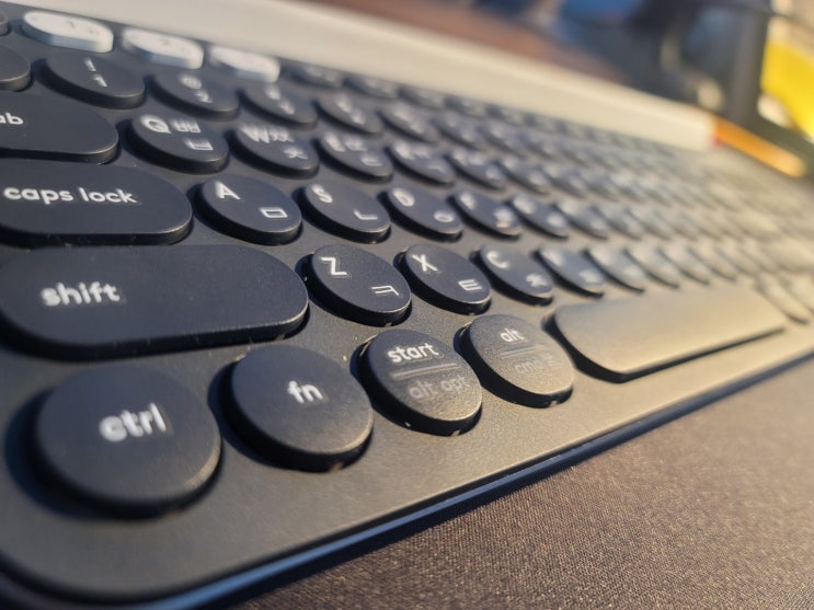  로지텍 K780 _ 2개 이상 기기 함께 사용 할 때, 최고의 선택, 무선키보드 사용기 (내돈내산 후기)