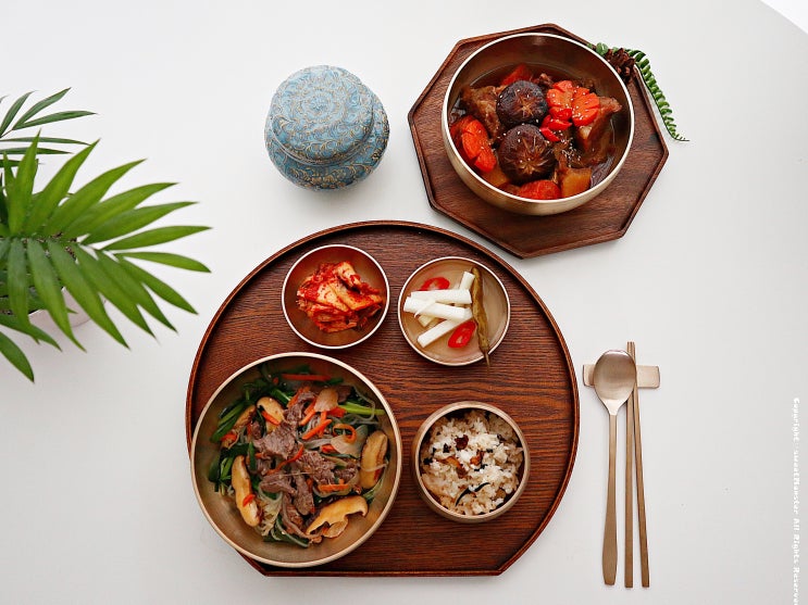  설날 상차림 음식, 유기면기에 담아 정갈하게 골든벨금속