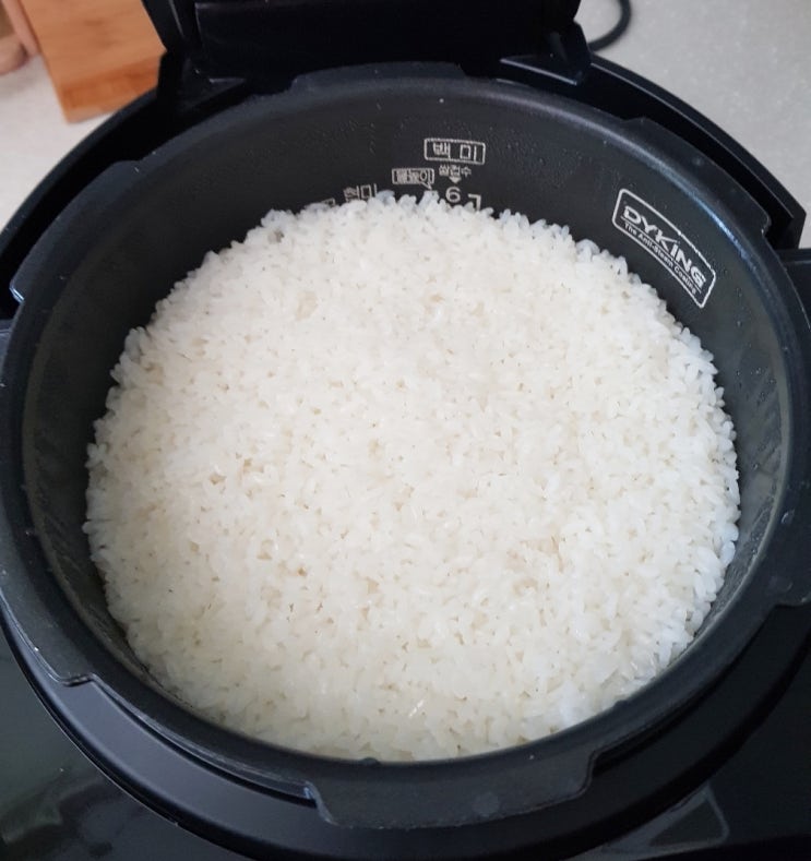  밥솥바꿀때 되었죠? 고민하지 말고 이거 사면 됩니다. 가성비 최고 밥솥 쿠첸6인용 압력밥솥 밥맛이 꿀맛이 됩니다.