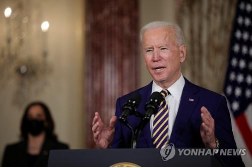 바이든 "전세계 미군 배치 재검토…주독미군 감축은 일단 중단"(종합)