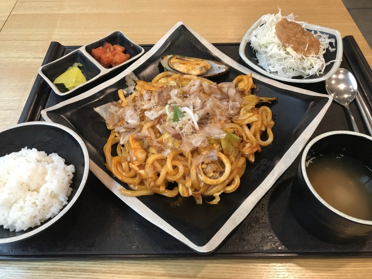  해물볶음우동 칼로리 얼마나 될까요