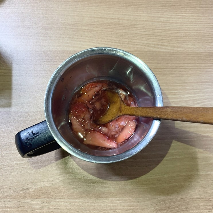  수제딸기청으로 생딸기우유, 수제자몽청으로 자몽티 (w.내가푸드)