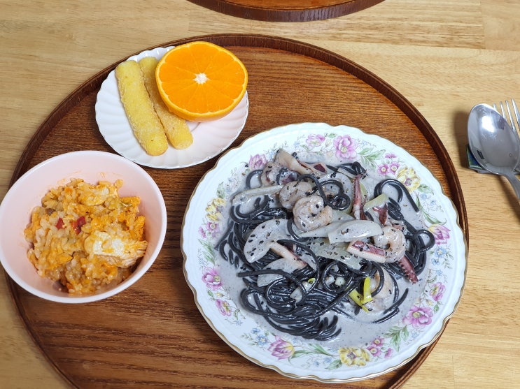  너무 쉽고 맛있는 검은깨 새우 오징어 먹물 크림 스파게티 집에서 만들기