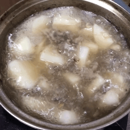  [자취생 요리] 소고기뭇국 끓이기 / 무지 간단해서 깜짝 놀랄걸~_^