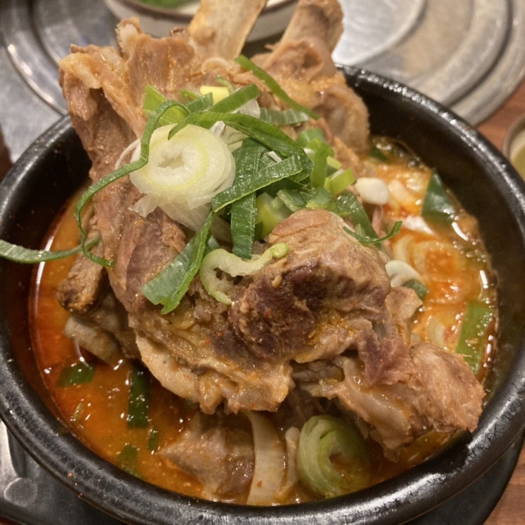 광주 광천동 뼈해장국 돌솥밥 ‘왕뼈사랑’ 광주 광천동 뼈해장국 돌솥밥 ‘왕뼈사랑’