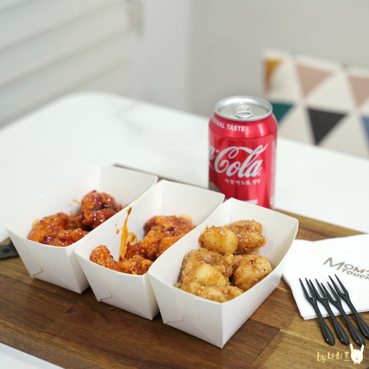  맘스터치 치킨 메뉴 닭강정트리오