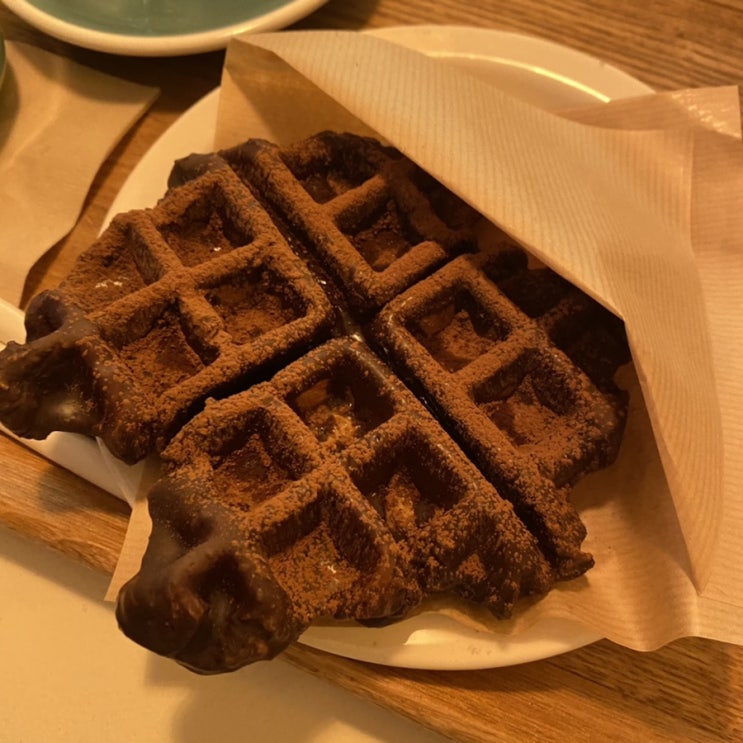  크로플 맛집 79파운야드 다녀와봄+아몬드 바닐라 우유