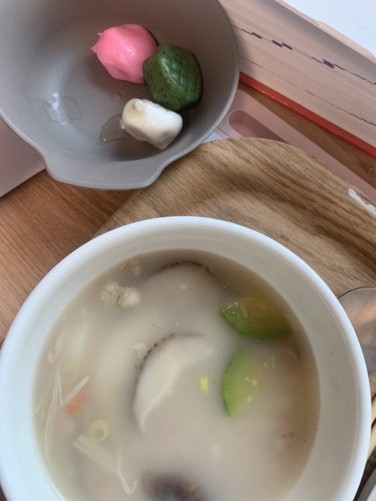  까치 까치 설날, 이번 주에 설날을 맞아서 내가 만든 떡국 사진을 자랑해보아요~