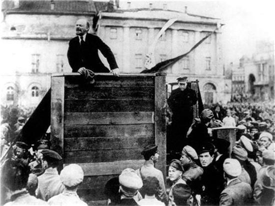 러시아 혁명 - 그 두 번째 이야기, 2월 혁명