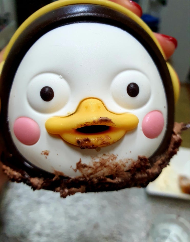 [환 공포증 주의] 무서운 펭수 파리바게뜨 생일 케이크 - 소문만큼 맛있는 60계 치킨 후기(feat. 처음처럼)