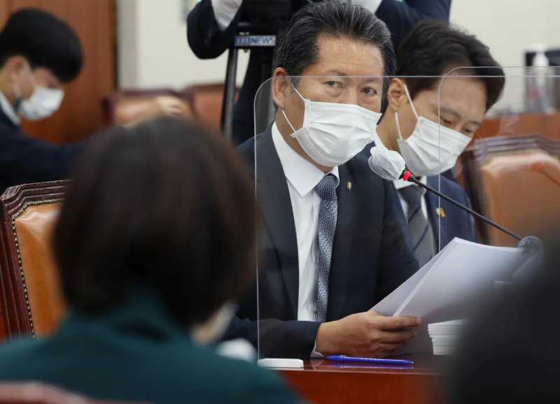 정청래 “내 아내, 한일병원 부장 맞지만 조국 딸 지원 사실 몰랐다”
