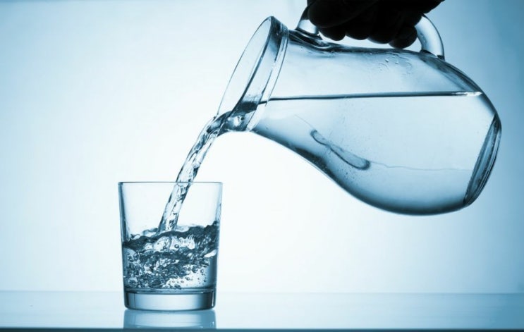 올바른 물마시기와 물의 효능 8가지
