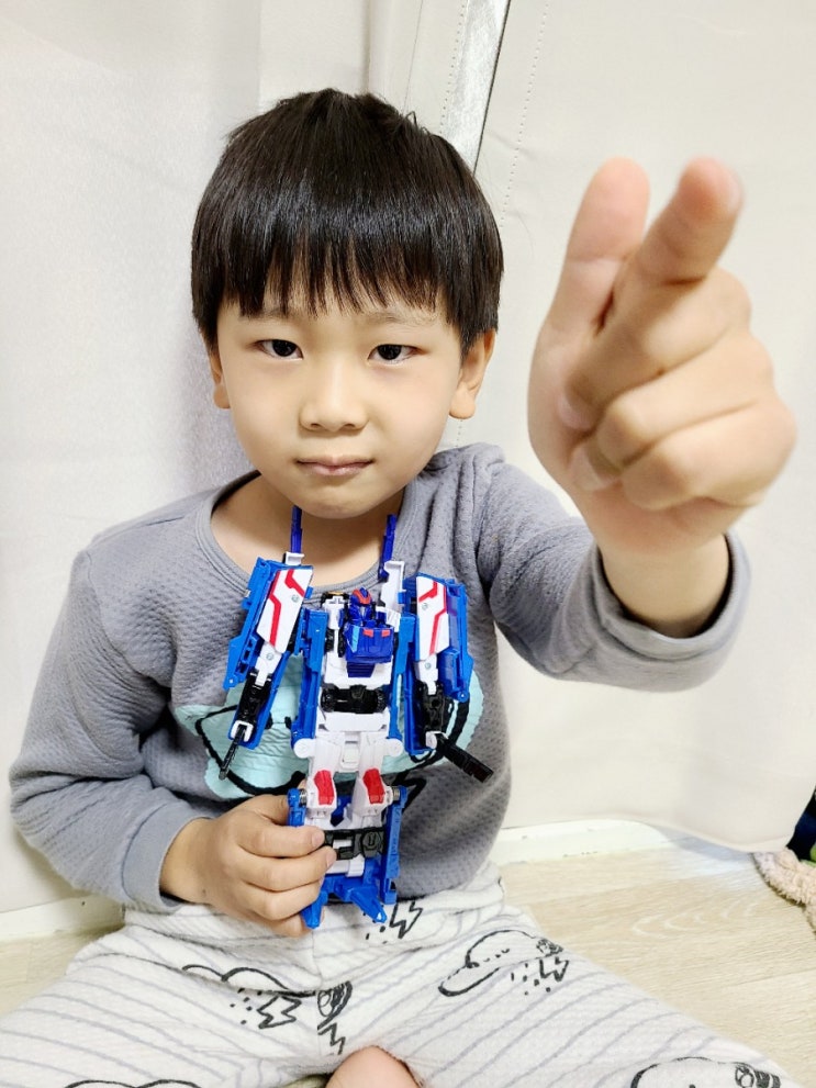 헬로카봇 시즌10 잭슈트뱅 다채롭게 변신 가능! 헬로카봇 시즌10 잭슈트뱅 다채롭게 변신 가능!