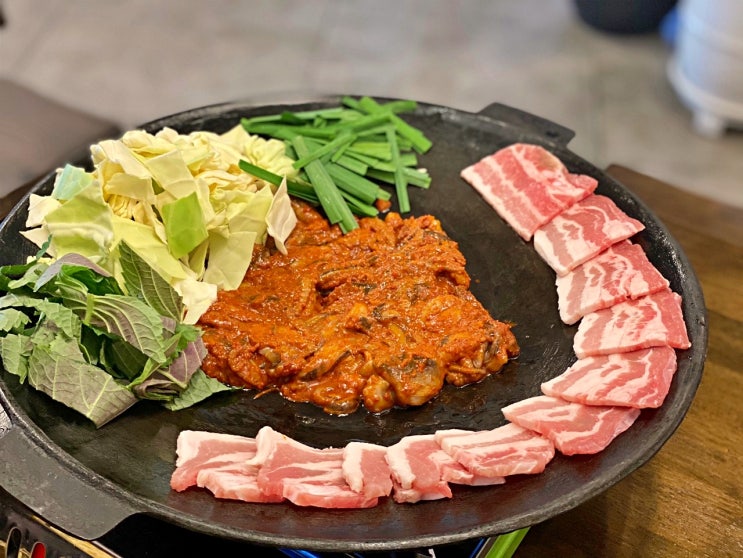 점심시간에 호다닥 달려서 매콤한 쭈꾸미 맛집 '쭈꾸미본색'에 다녀온 후기!