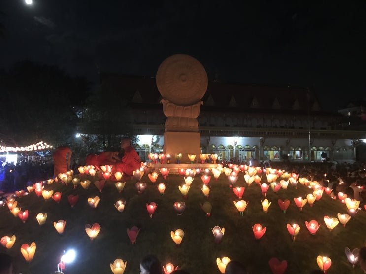  라오스 생활과 불교 행사 축제 카오판사ເຂົ່າພັນສາ 억판사ອອກພັນສາ 이야기