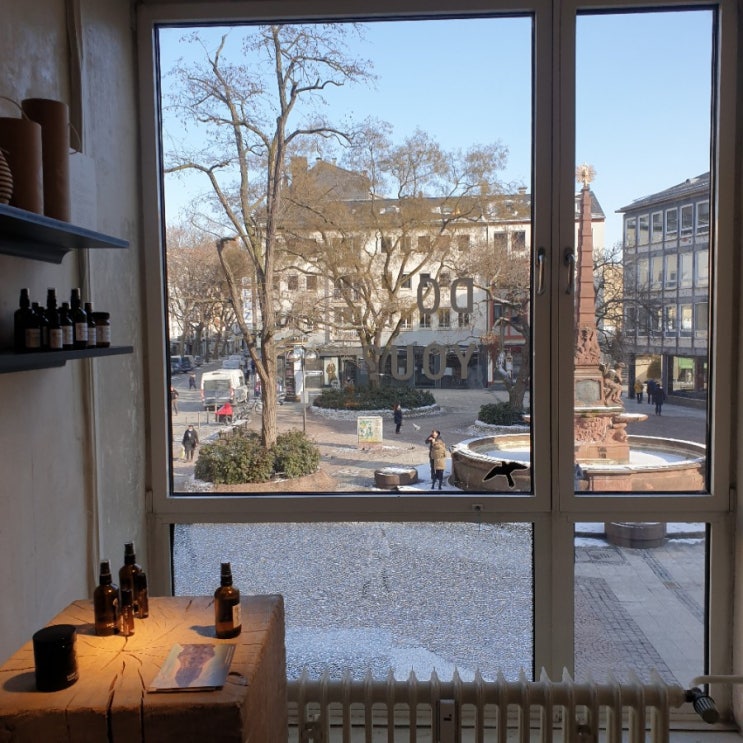  프랑크푸르트 가볼만한곳 - Saint Charles Pop-up Store & Deli (천연화장품/아로마테라피/내추럴와인/카페)