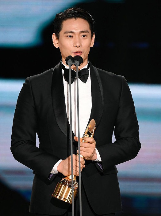 유태오, 청룡영화상 신인상의 주인공 / 순수청담본점 헤어 메이크업 유태오, 청룡영화상 신인상의 주인공 / 순수청담본점 헤어 메이크업